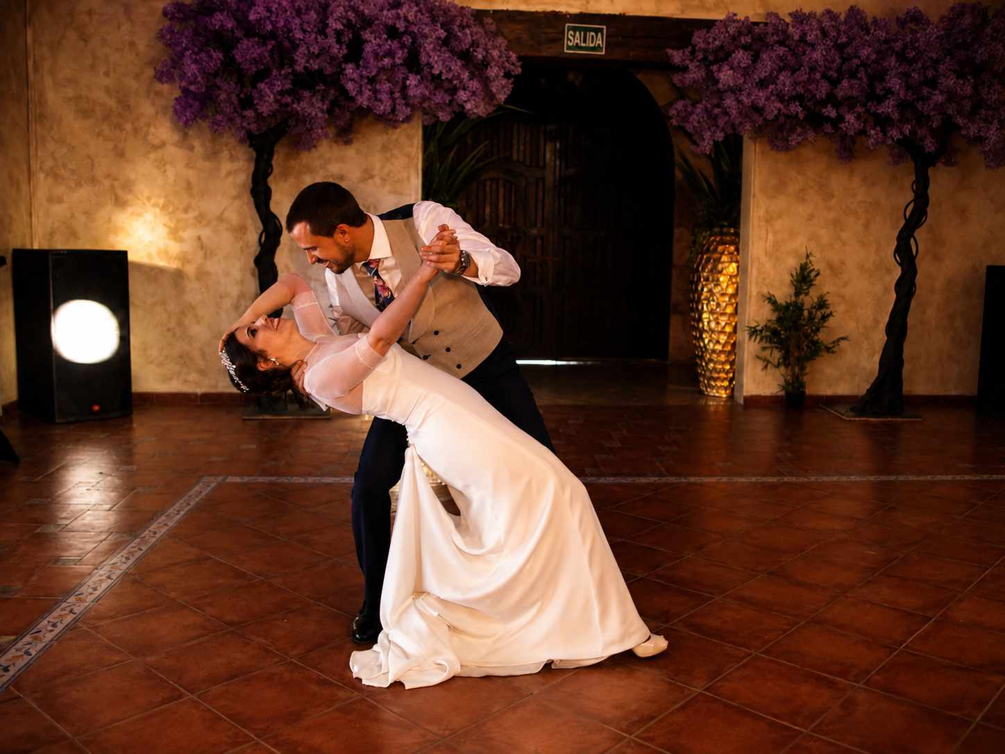 Nieves y Santi durante su primer baile